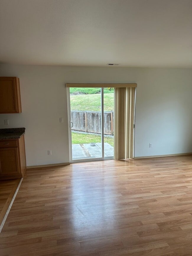 Building Photo - Charming 3 beds 2.5 bath house in Bothell!