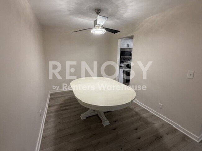 Foto del edificio - 5607 Green Cir Dr