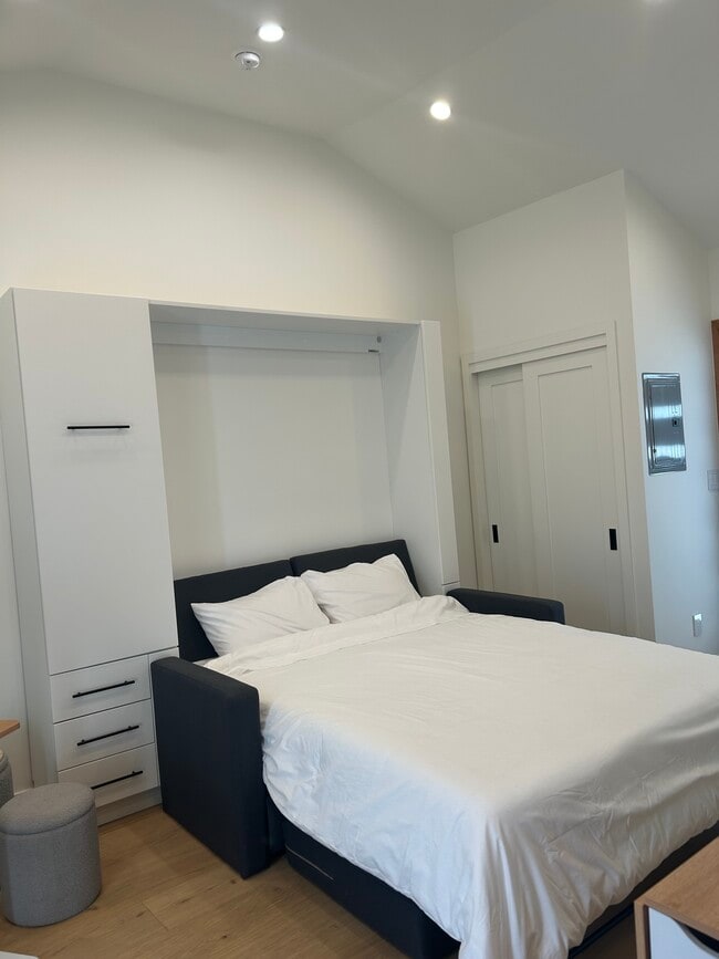 Foto del edificio - 3111 Oakhurst Ave