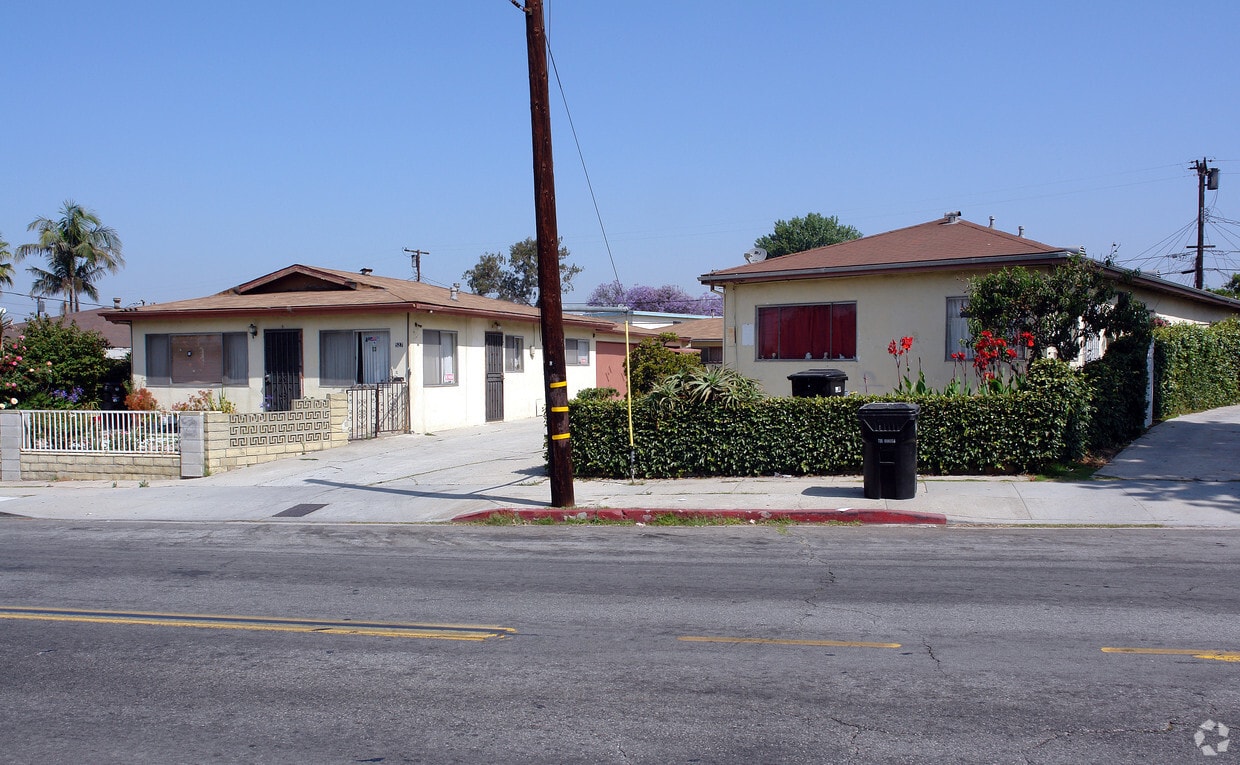 Building Photo - 527 E Hyde Park Blvd
