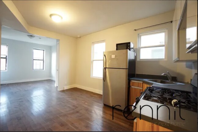 Building Photo - 282 Schaefer St