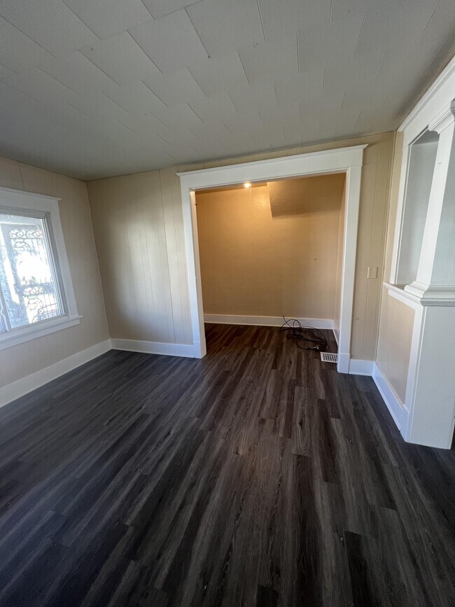 Building Photo - 310 Chelsea Pl