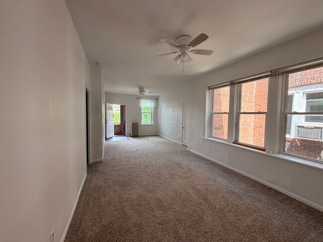 Building Photo - 3850 De Tonty St