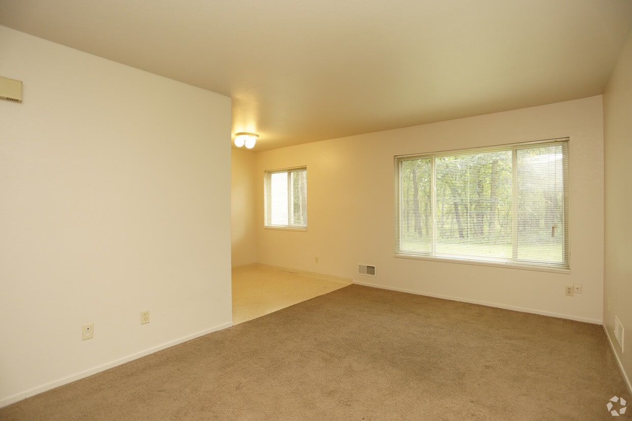 Primary Photo - Pheasant Ridge Apartments