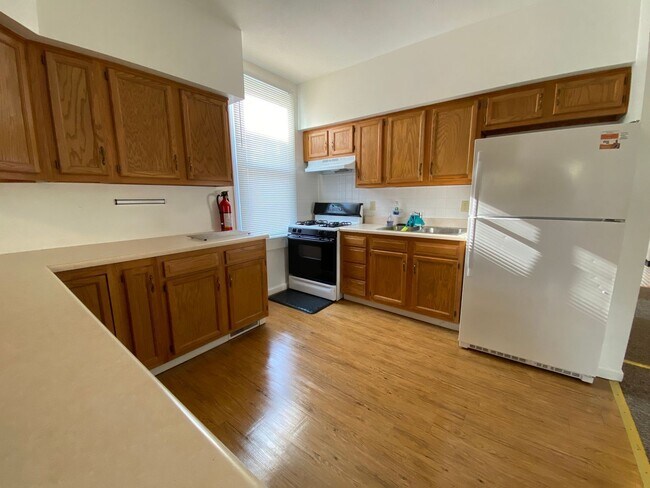 Foto del edificio - 421 Kirk Ave