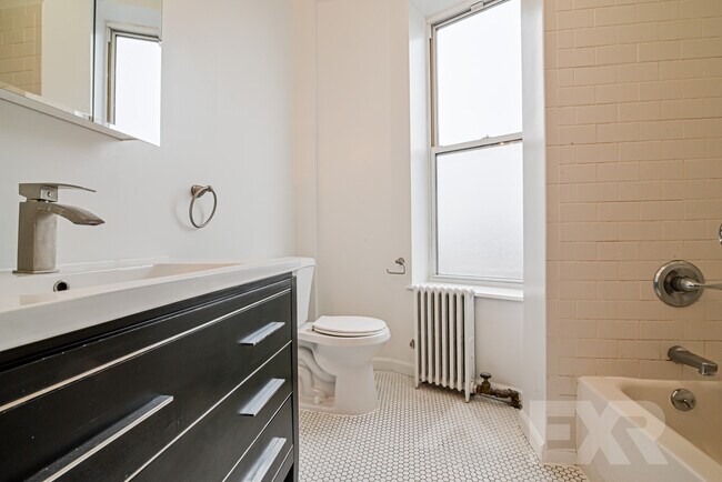 Building Photo - 103 3rd Pl
