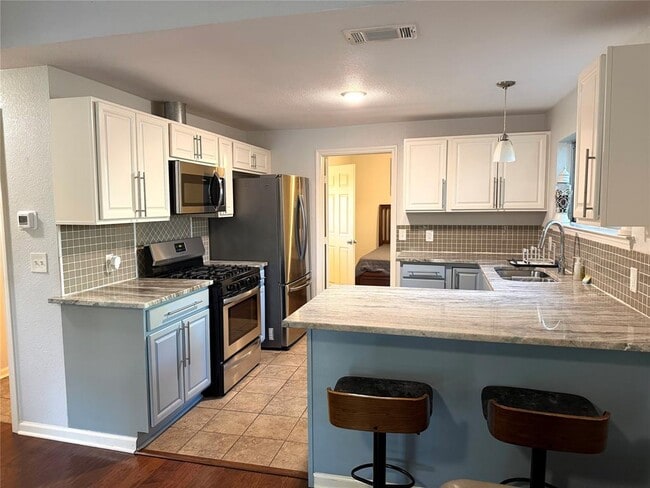 Building Photo - 3616 Munson St