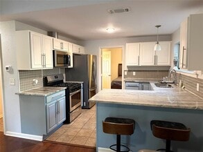 Building Photo - 3616 Munson St