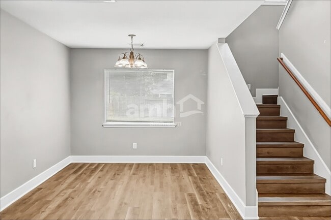 Building Photo - 833 Lightningbug Ln