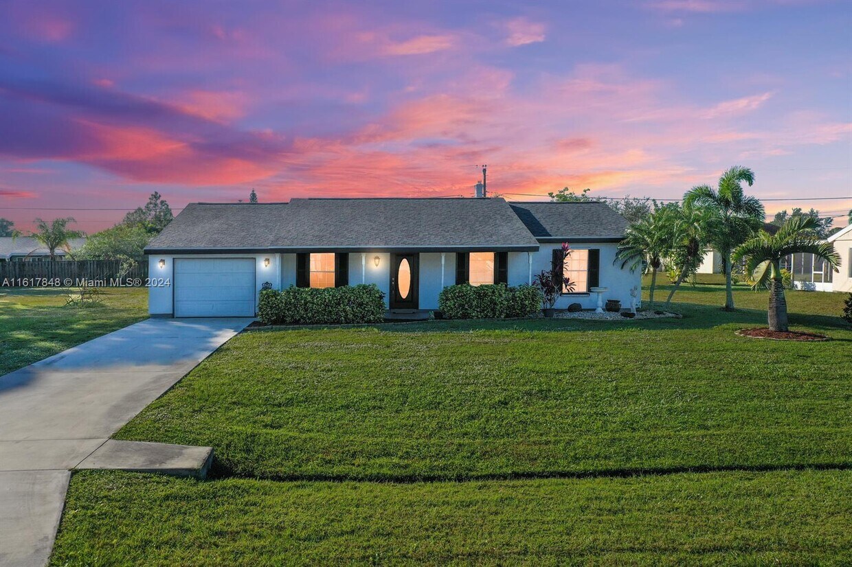 Primary Photo - 532 SE Whitmore Dr