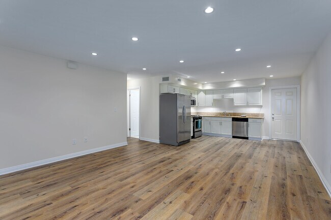 Building Photo - 1434 Highland Ave