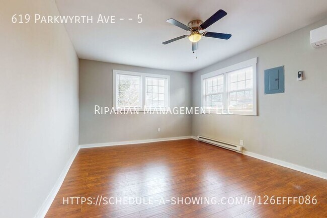 Building Photo - Great 3 Bedroom 2-story Apartment!