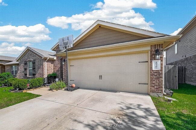 Photo - 18306 Pelham Holw Trl House