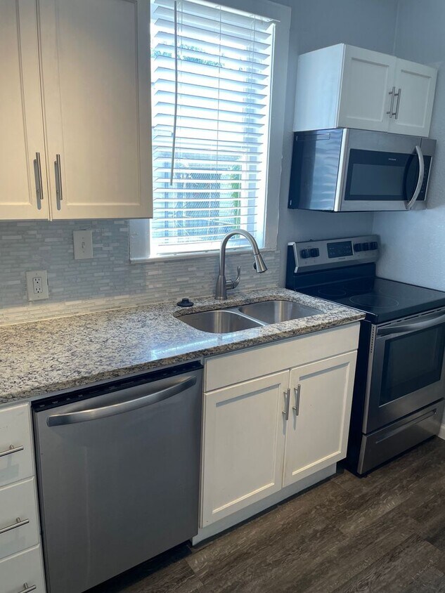 Foto principal - 4522 Gaston Ave