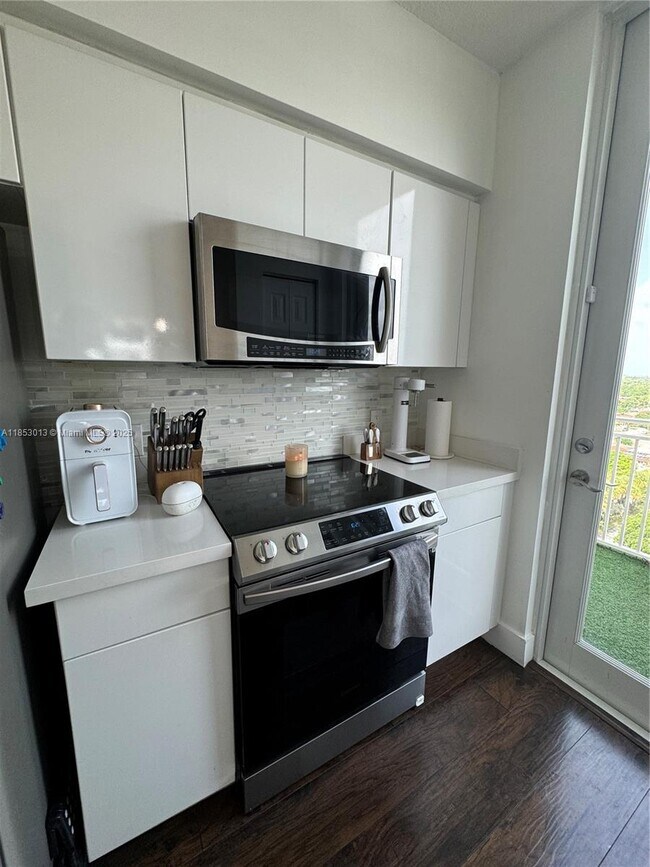 Foto del edificio - 215 SW 42nd Ave