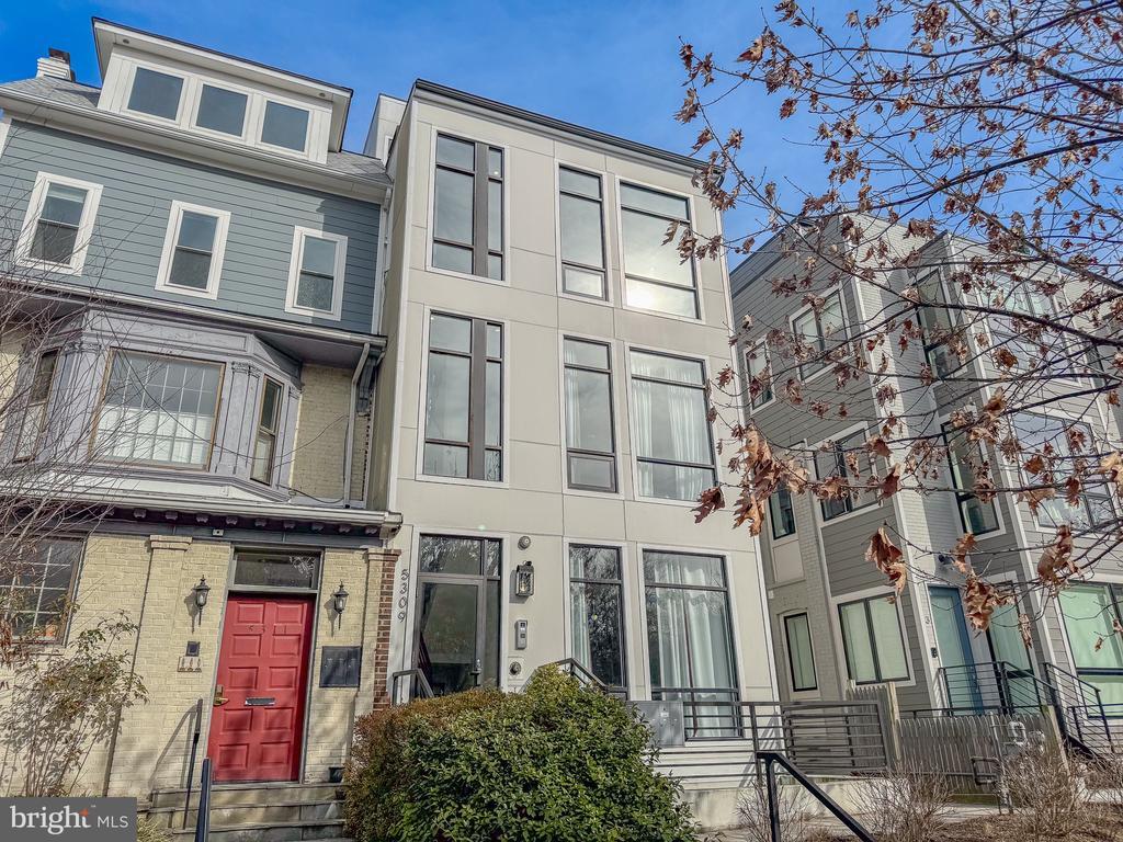 Foto principal - 5309 Connecticut Ave NW