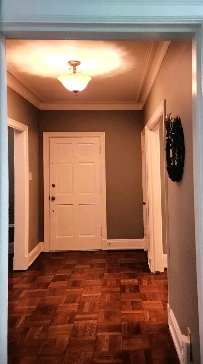 Foyer - 7525 Buckingham Dr