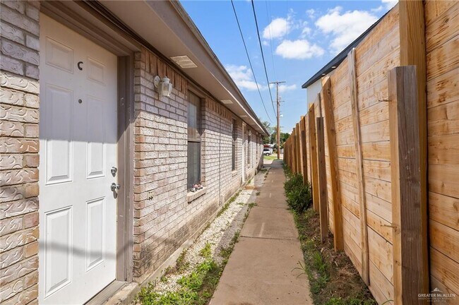 Foto del edificio - 901 Galveston Ave