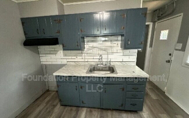 Foto del edificio - 969 Joel Ave