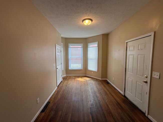 Building Photo - 208 W Stadium Ave