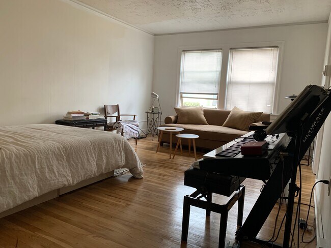 Foto del edificio - 531 Bellevue Ave E