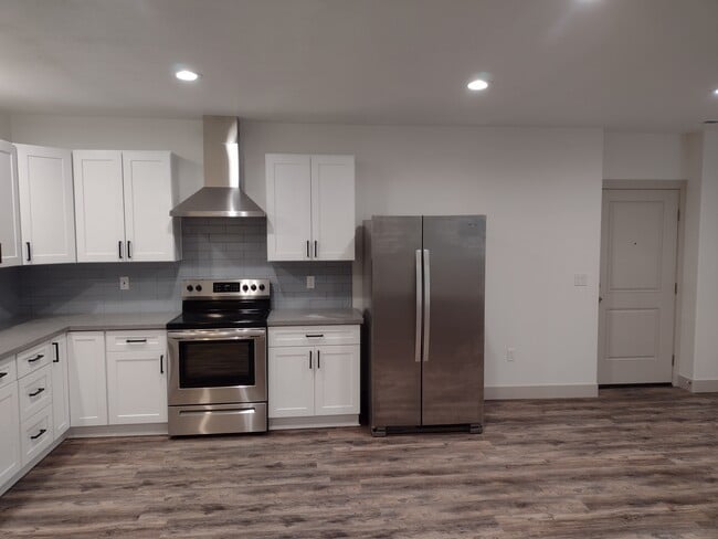 Stove and refrigerator - 6821 S Cook Dr