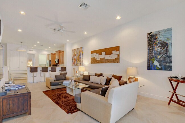 Building Photo - 4711 Artesa Way S