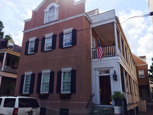 Building Photo - CHARLESTON'S HISTORIC DISTRICT