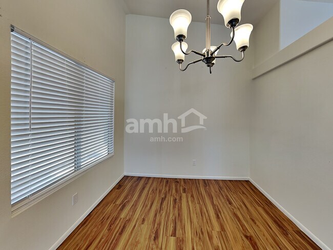 Foto del edificio - 9954 W Monterosa Ave