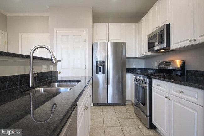 Building Photo - 2651 Park Tower Dr