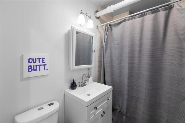 Foto del edificio - 2 bedroom in Chicago IL 60614