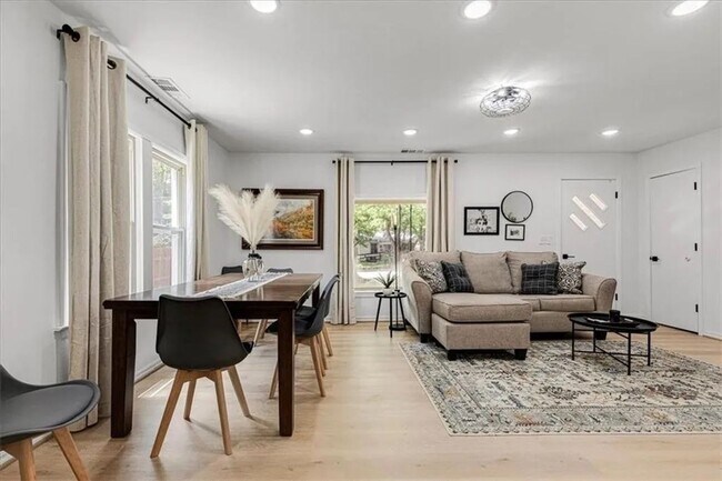 Foto del edificio - Adorable 3 Bed 2 Bath Home In Fayetteville!