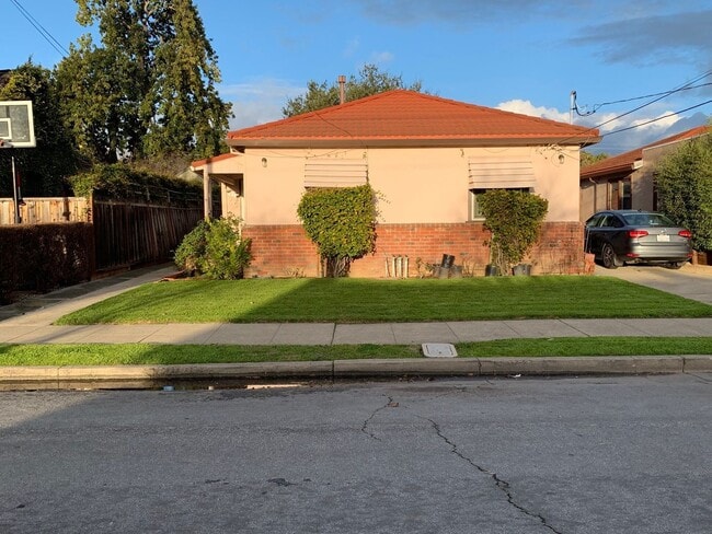 16TH 630-632 N - 16TH 630-632 N Apartment