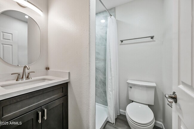 Foto del edificio - 5606 E Kelton Ln