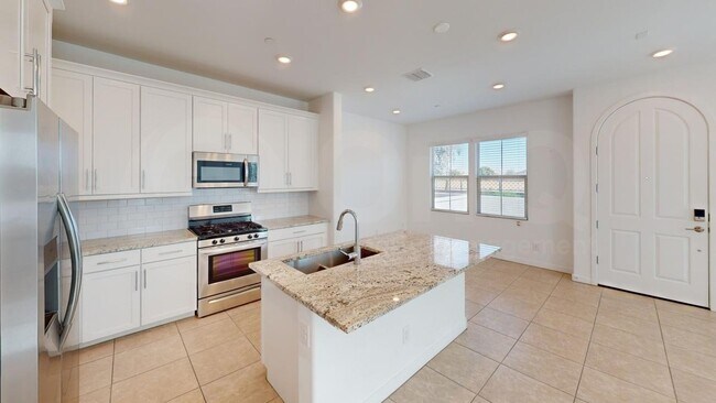 Building Photo - 4077 S Sabrina Dr