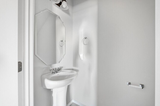 Foto del edificio - Recently Built 3 Bedroom, 2 Bath Duplex in Georgetown