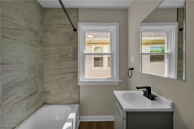 Foto del edificio - 8505 Bancroft Ave