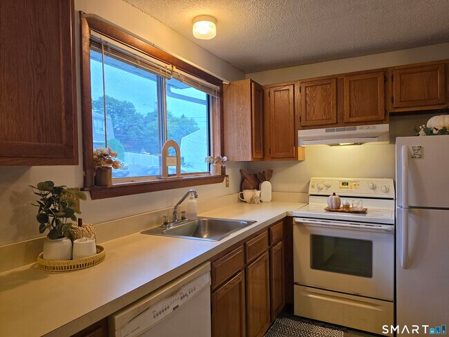 Foto del edificio - 1568 Meriden Rd