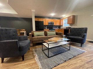 Building Photo - 151 Eagle Dr