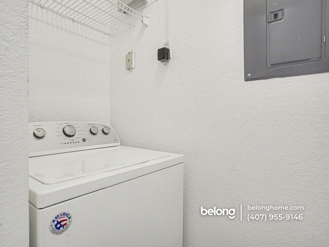 Building Photo - 8929 Legacy Ct