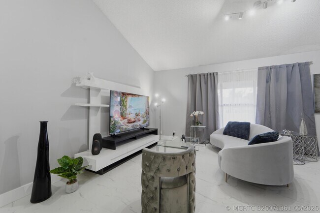 Foto del edificio - 301 Knotty Wood Ln