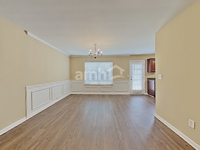 Building Photo - 118 Hidden Creek Dr