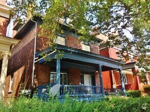 Building Photo - 705 N St Clair St
