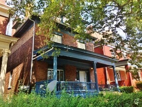 Building Photo - 705 N St Clair St