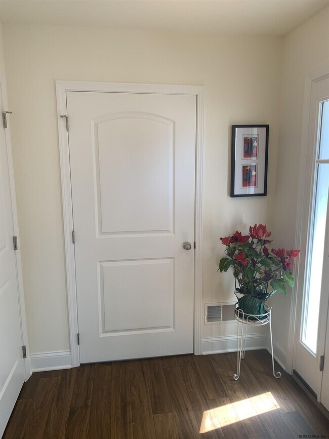 Foto del edificio - 1001 Brunswick Meadows Way