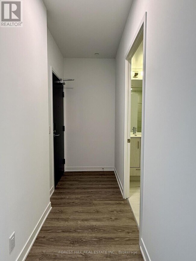 Photo du bâtiment - 180 Front St E