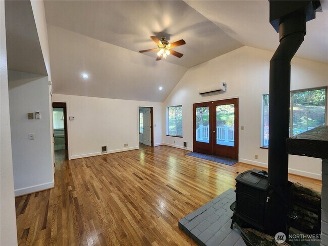 Foto del edificio - 8542 Battle Point Dr NE