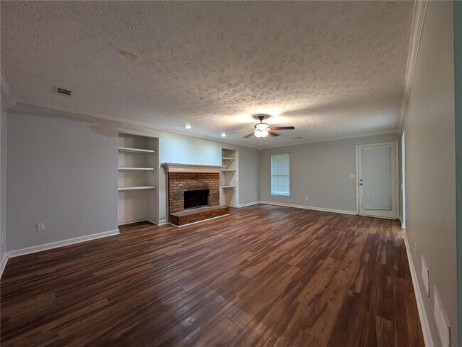 Foto del edificio - 3004 Dogwood Ln
