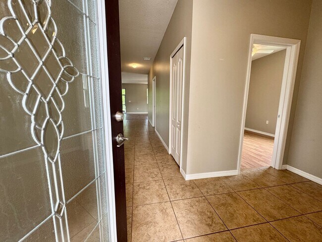 Foto del edificio - Lake Elsie Reserve 4/2 with Flex Room!
