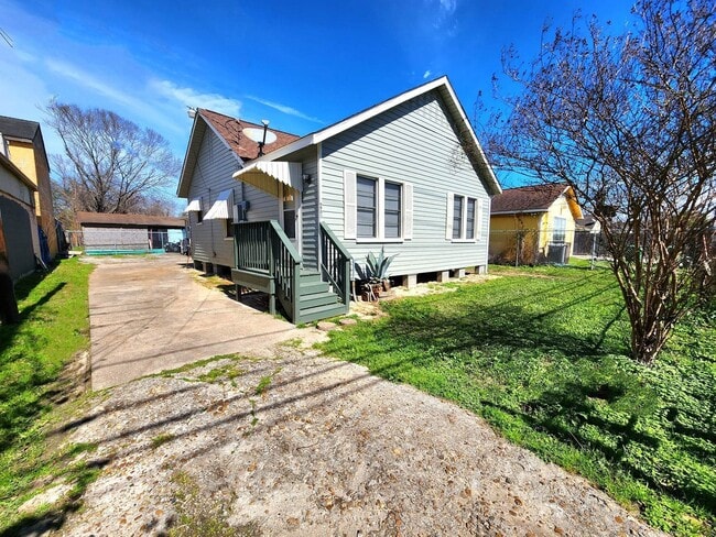 Foto del edificio - 6903 Palestine St